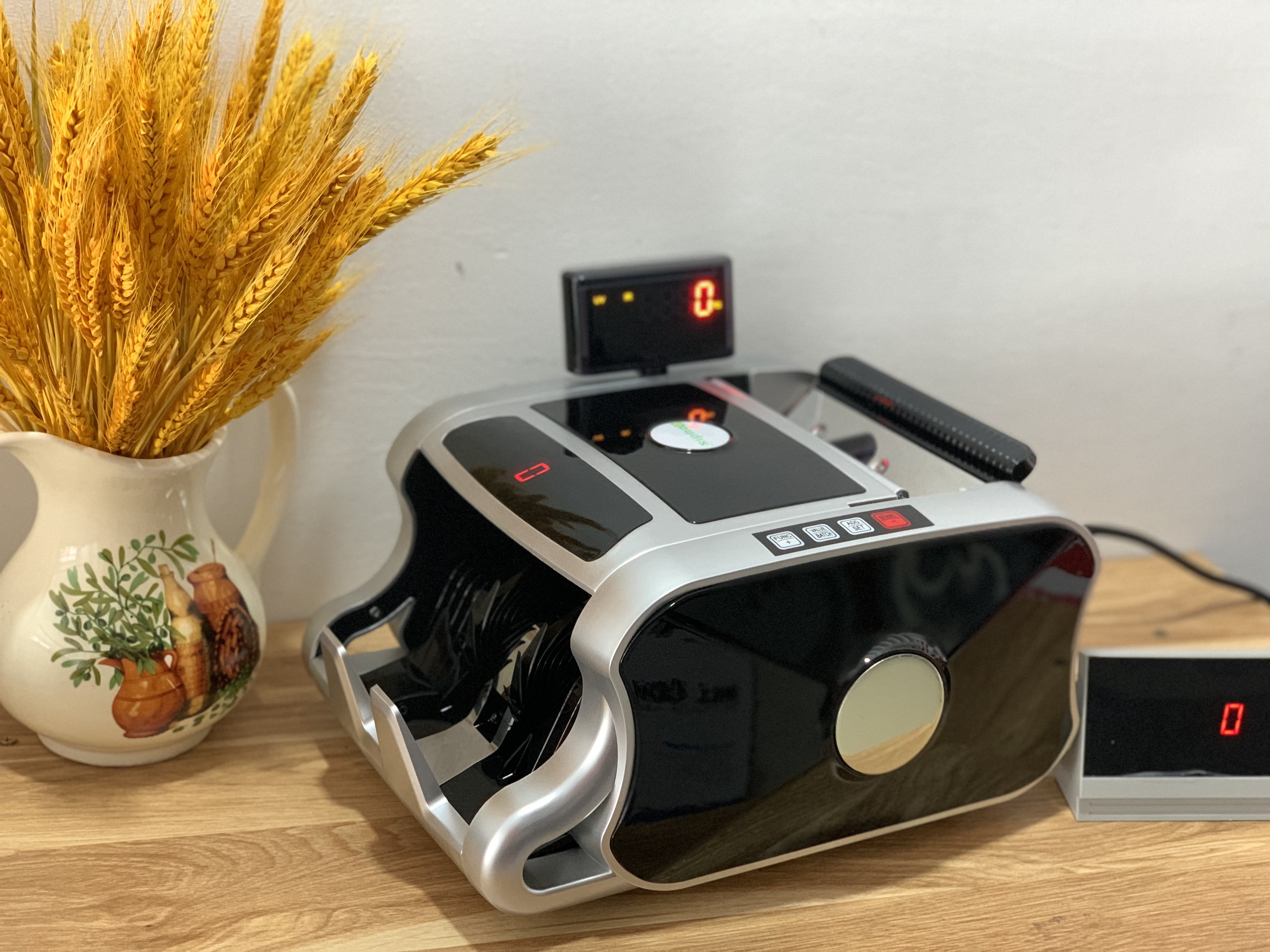 may-dem-tien-oudis-6900a.1jpg